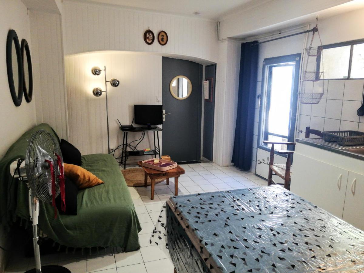 Charmant Appartement En Centre-Ville Medieval Gigean Luaran gambar