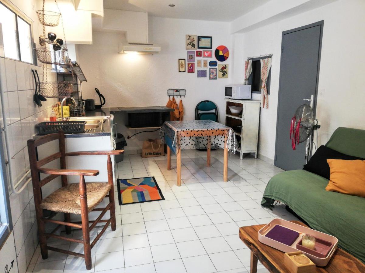 Charmant Appartement En Centre-Ville Medieval Gigean Luaran gambar