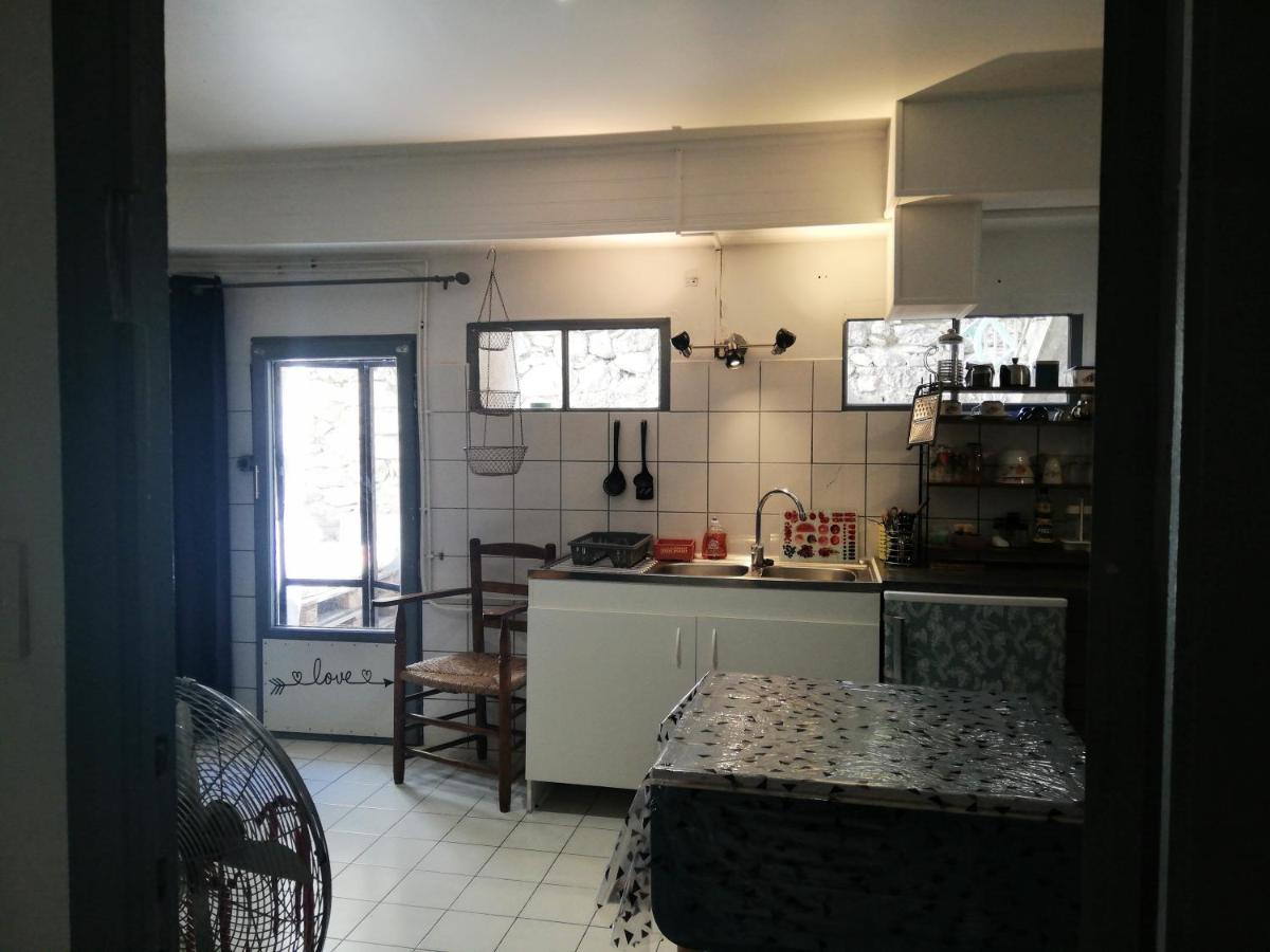 Charmant Appartement En Centre-Ville Medieval Gigean Luaran gambar